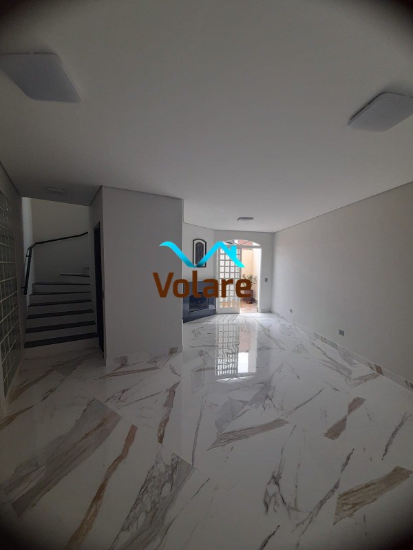 Casa à venda com 3 quartos, 178m² - Foto 1