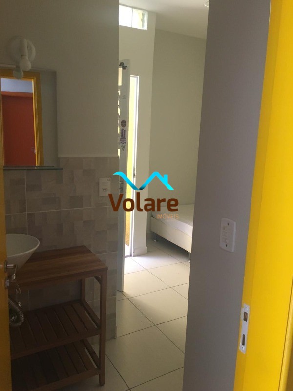 Casa à venda com 8 quartos, 203m² - Foto 13