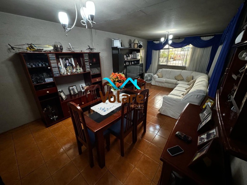 Casa à venda com 3 quartos, 168m² - Foto 1