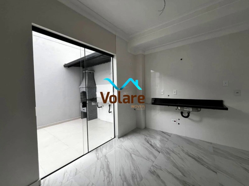 Casa à venda com 3 quartos, 120m² - Foto 2