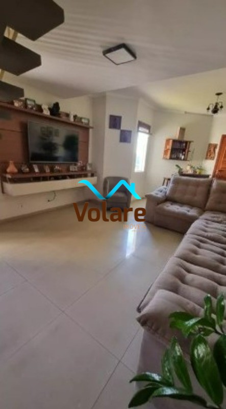 Casa à venda com 3 quartos, 169m² - Foto 1