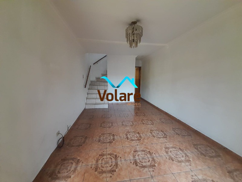 Casa à venda com 2 quartos, 156m² - Foto 2