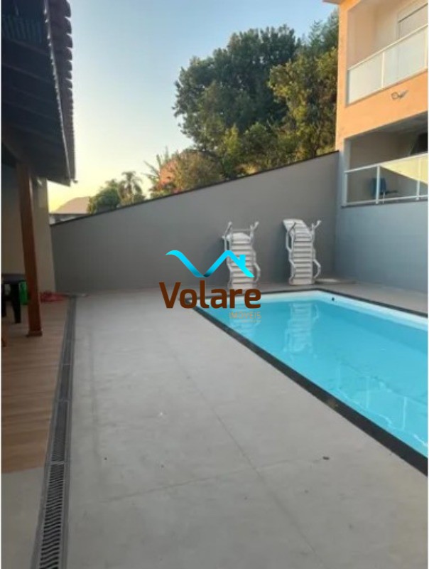 Casa à venda com 2 quartos, 320m² - Foto 2