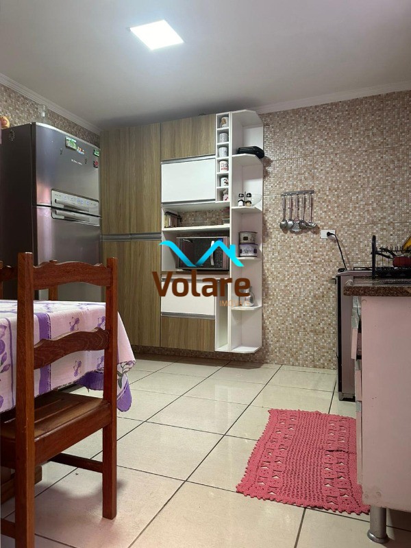 Casa à venda com 3 quartos, 196m² - Foto 2