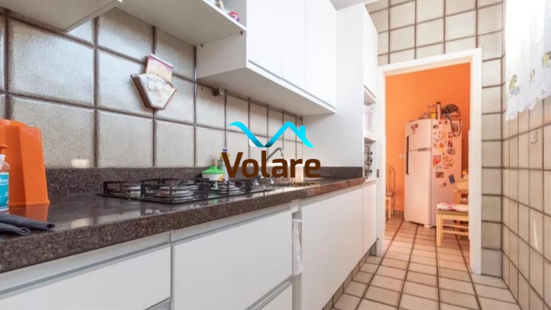 Casa à venda com 6 quartos, 250m² - Foto 11