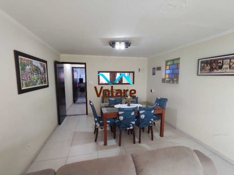 Casa à venda com 4 quartos, 196m² - Foto 2