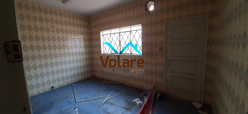 Casa à venda com 3 quartos, 310m² - Foto 2