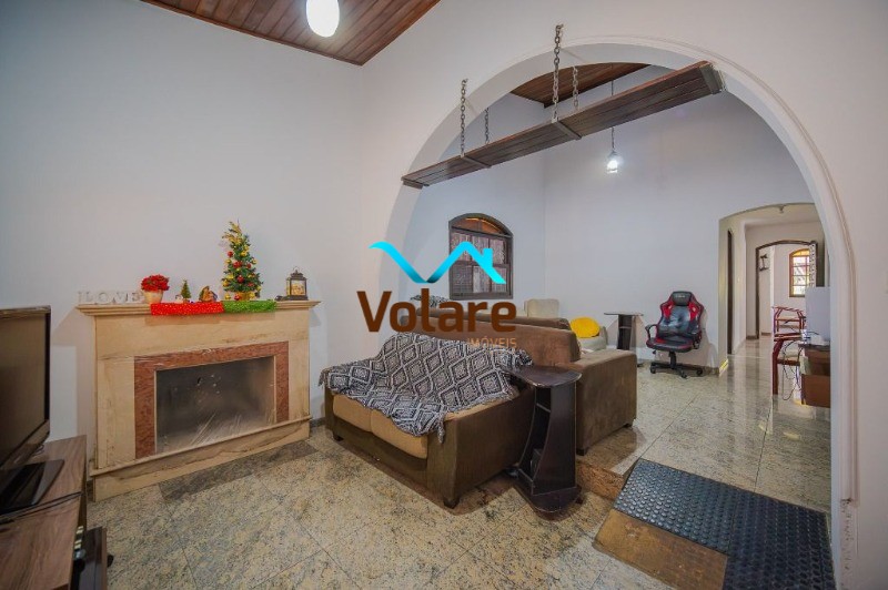 Casa à venda com 4 quartos, 224m² - Foto 4