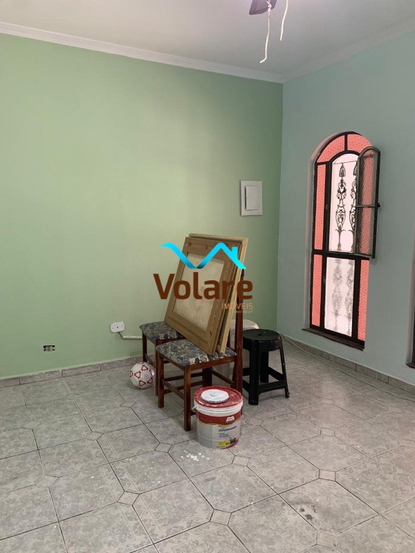 Casa à venda com 2 quartos, 235m² - Foto 2