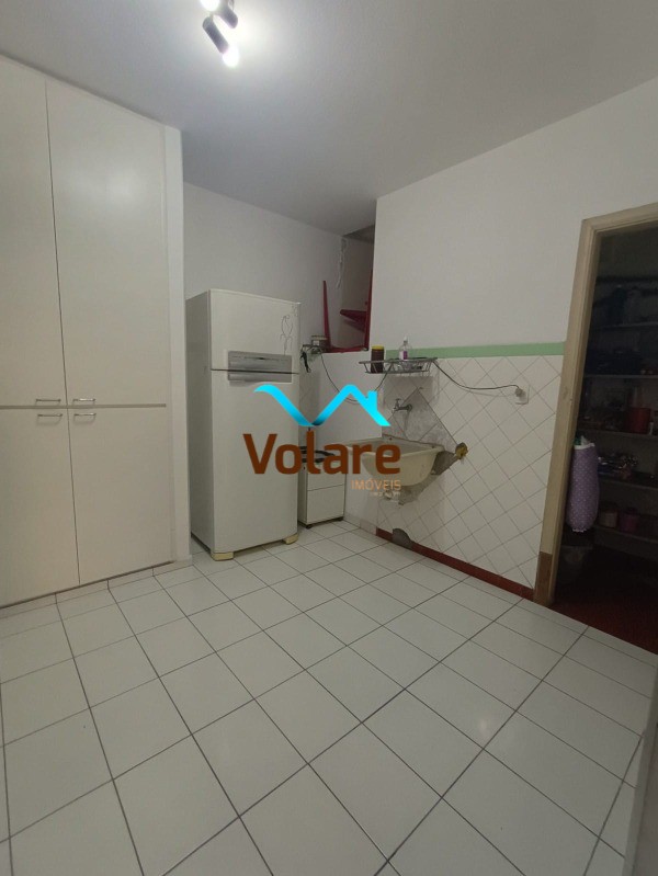 Casa à venda com 3 quartos, 277m² - Foto 5