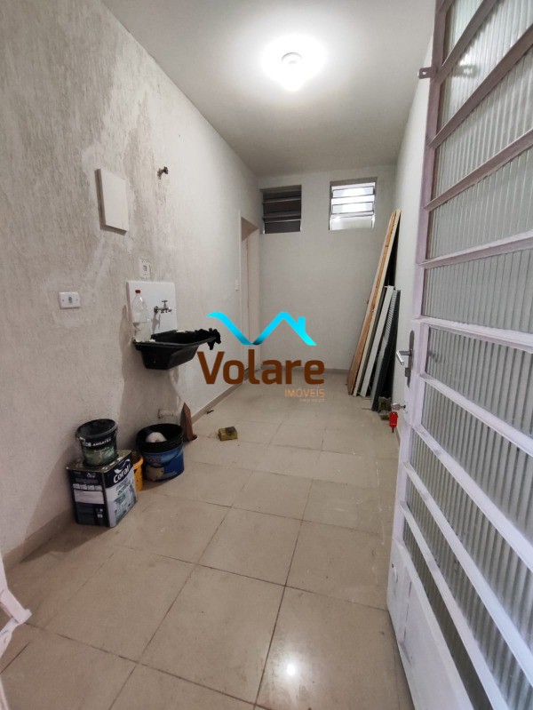 Casa para alugar com 2 quartos, 40m² - Foto 11