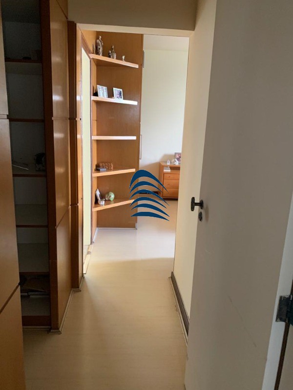 Apartamento à venda com 4 quartos, 220m² - Foto 5