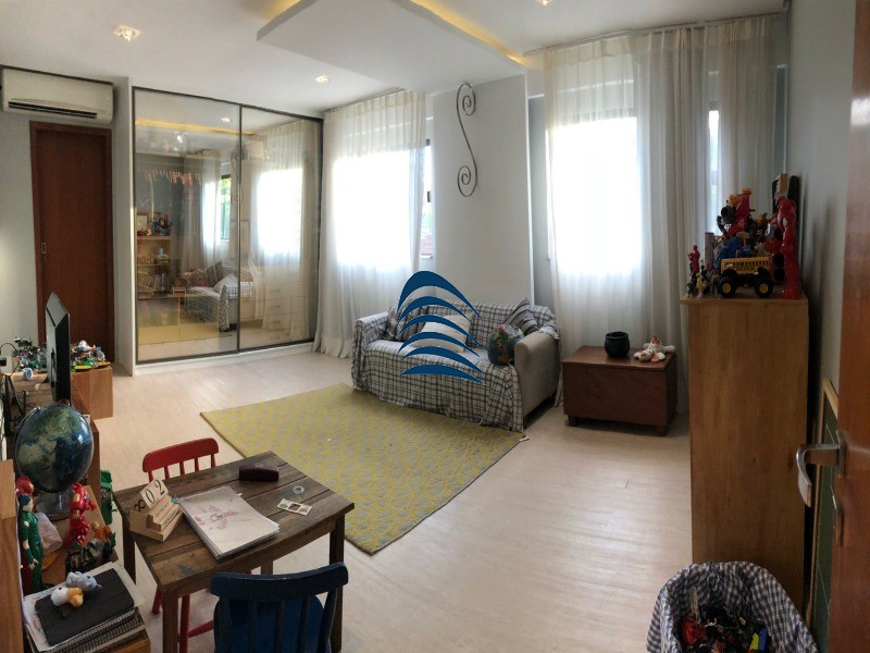 Casa à venda com 4 quartos, 250m² - Foto 3