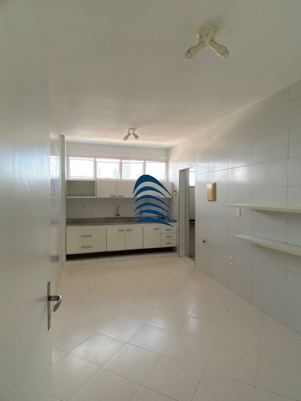 Apartamento à venda com 4 quartos, 210m² - Foto 22