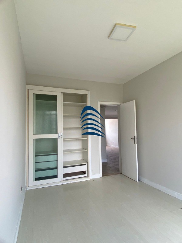 Apartamento à venda com 4 quartos, 210m² - Foto 25