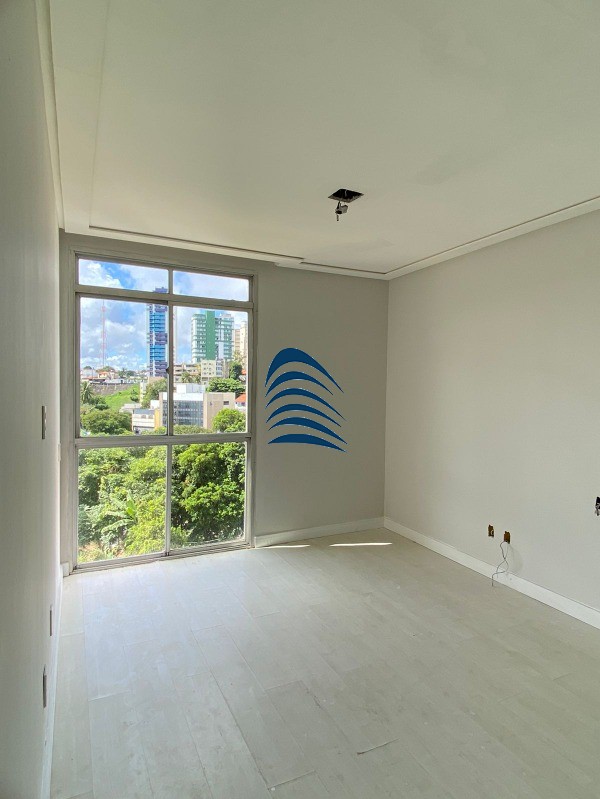 Apartamento à venda com 4 quartos, 210m² - Foto 1