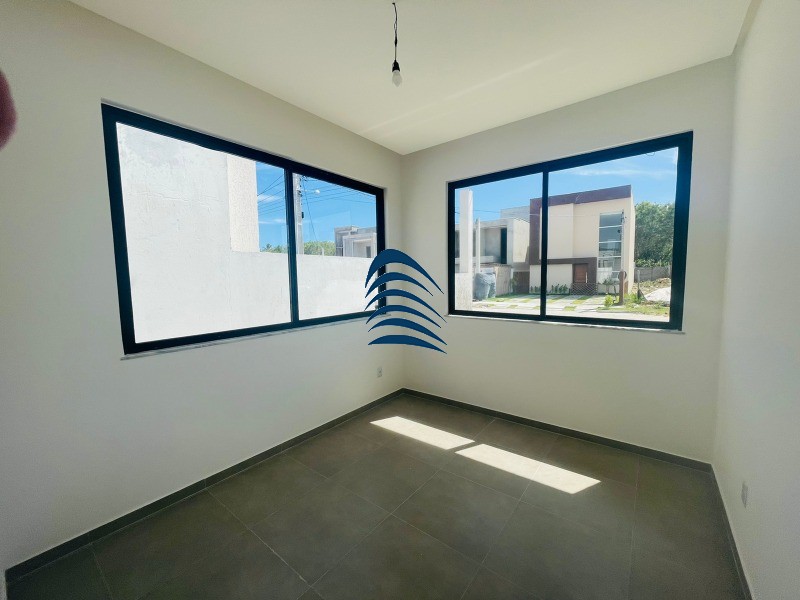 Casa à venda com 4 quartos, 184m² - Foto 2