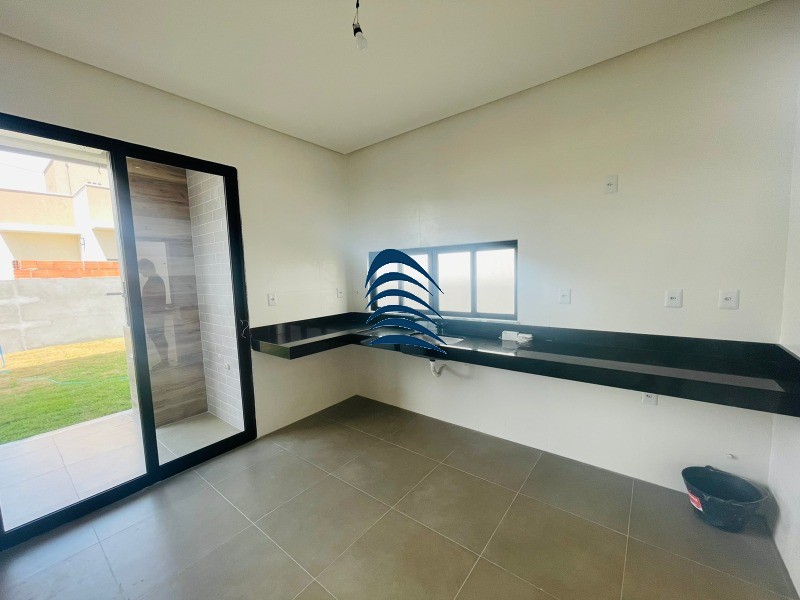 Casa à venda com 4 quartos, 184m² - Foto 3