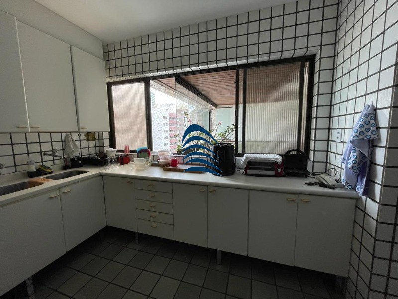 Apartamento à venda com 4 quartos, 235m² - Foto 3