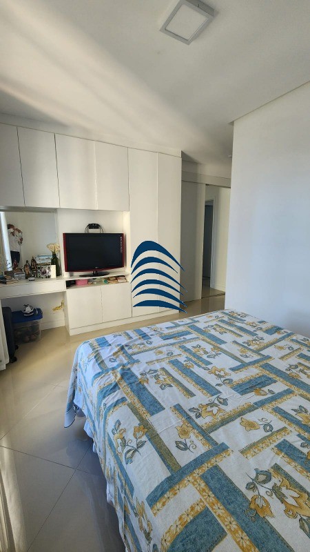 Apartamento à venda com 3 quartos, 110m² - Foto 2