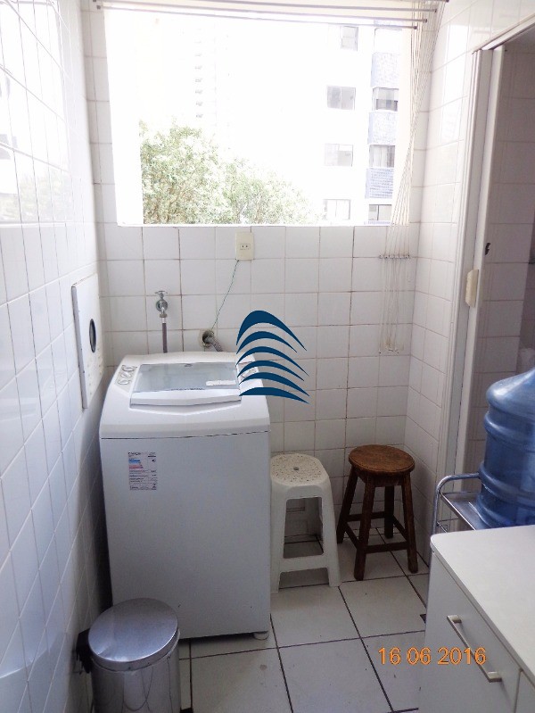 Apartamento à venda com 2 quartos, 67m² - Foto 3