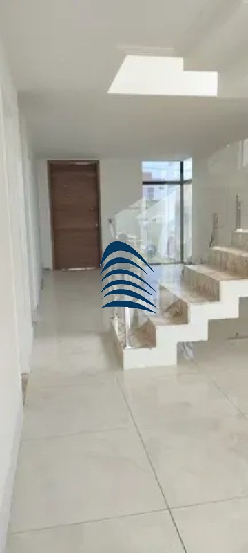 Casa à venda com 3 quartos, 155m² - Foto 2