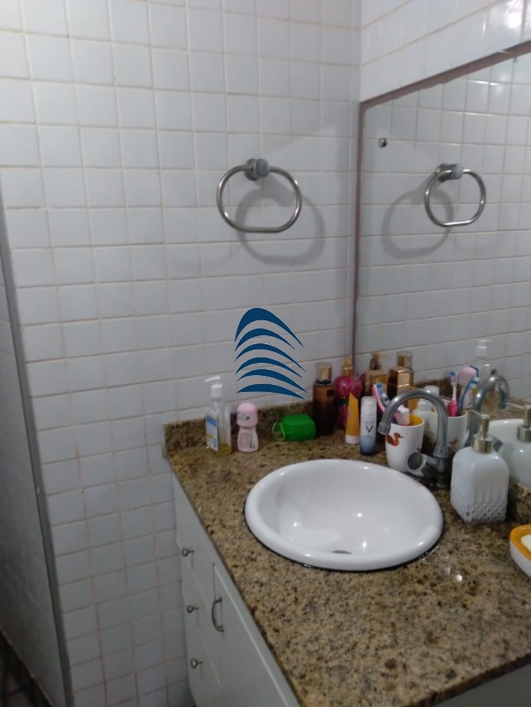 Apartamento à venda com 3 quartos, 110m² - Foto 2