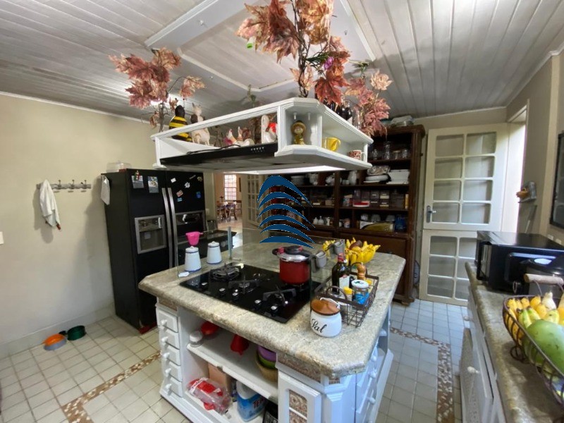 Casa à venda com 4 quartos, 300m² - Foto 12