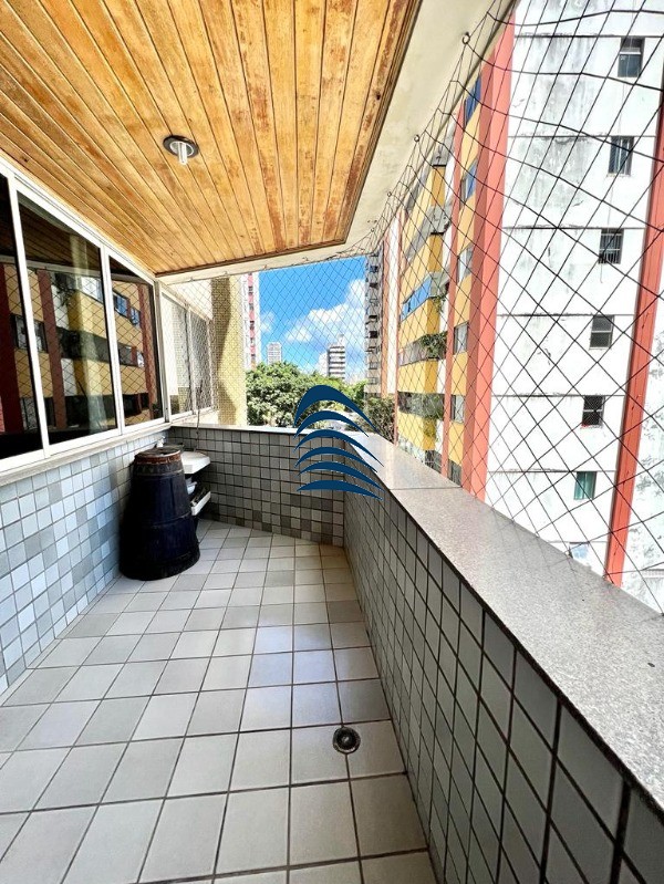 Apartamento à venda com 3 quartos, 197m² - Foto 1