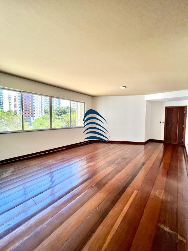 Apartamento à venda com 3 quartos, 197m² - Foto 10