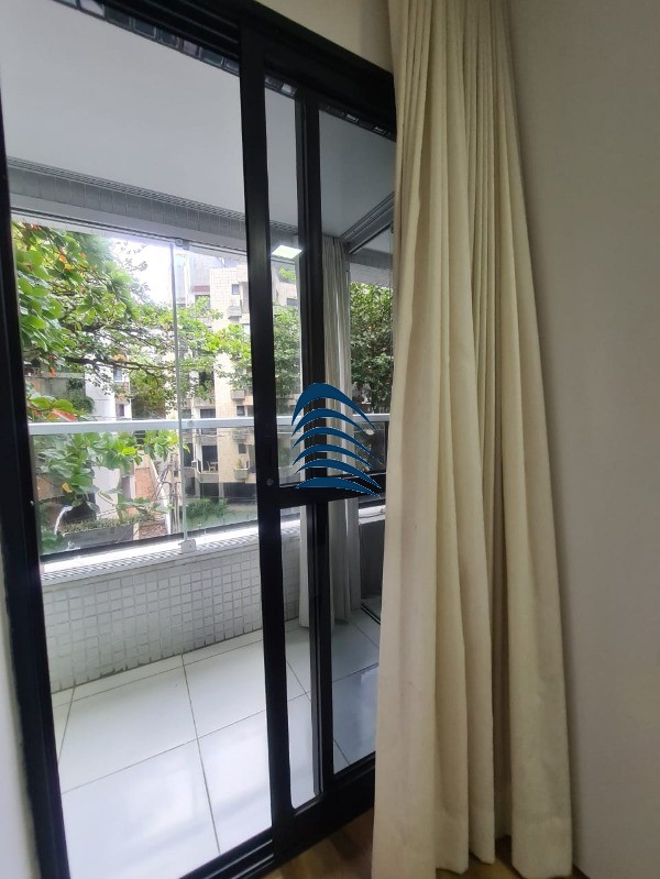 Apartamento à venda com 2 quartos, 72m² - Foto 1