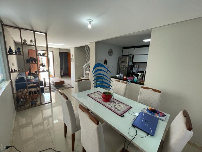 Casa à venda com 3 quartos, 120m² - Foto 2