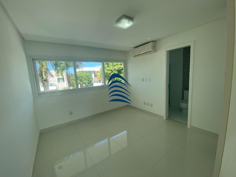 Casa à venda com 4 quartos, 324m² - Foto 3