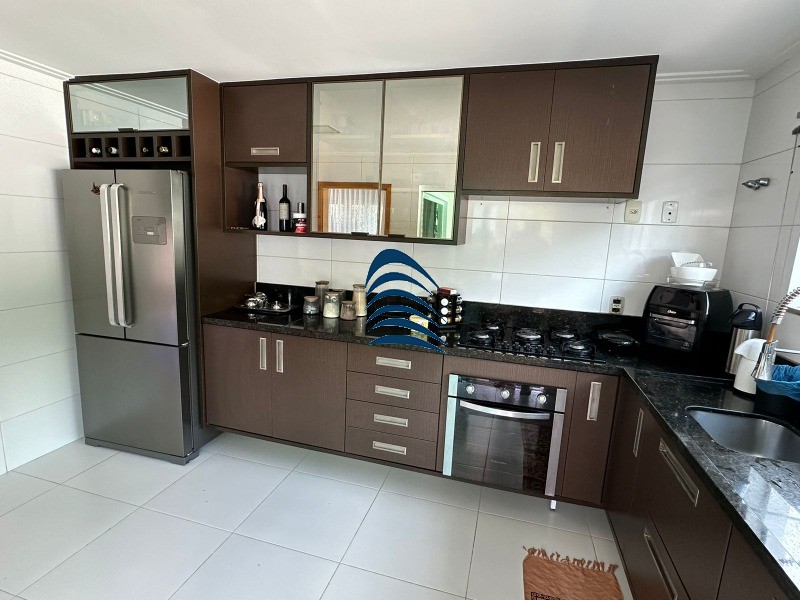 Casa à venda com 5 quartos, 220m² - Foto 42