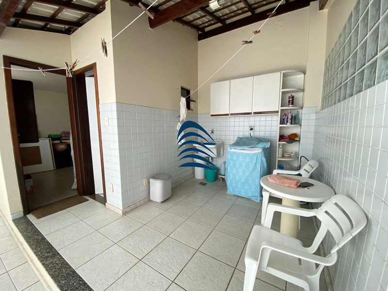 Apartamento à venda com 3 quartos, 213m² - Foto 2