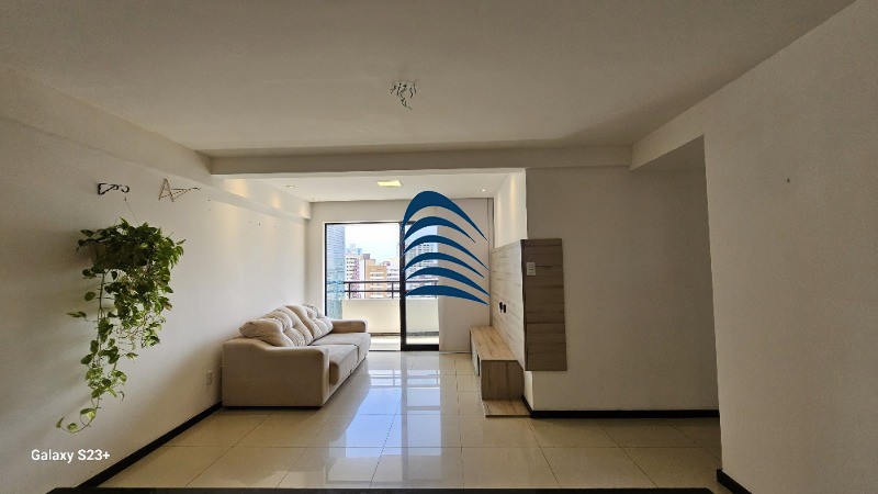 Apartamento à venda com 2 quartos, 70m² - Foto 2