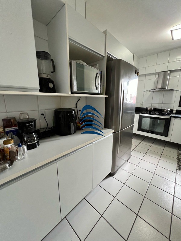 Apartamento à venda com 4 quartos, 180m² - Foto 3