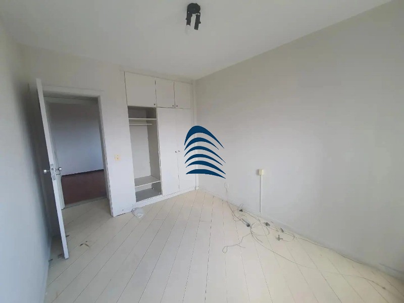 Apartamento à venda com 3 quartos, 120m² - Foto 2