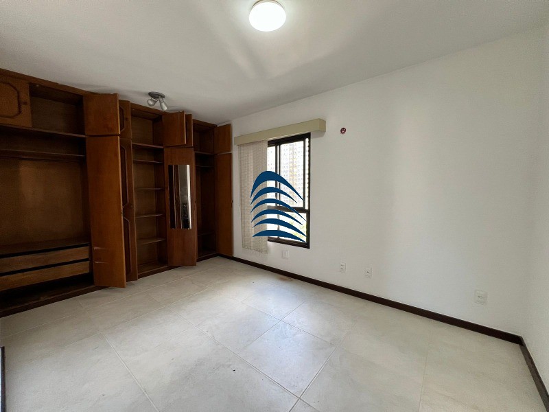 Apartamento à venda com 3 quartos, 117m² - Foto 9