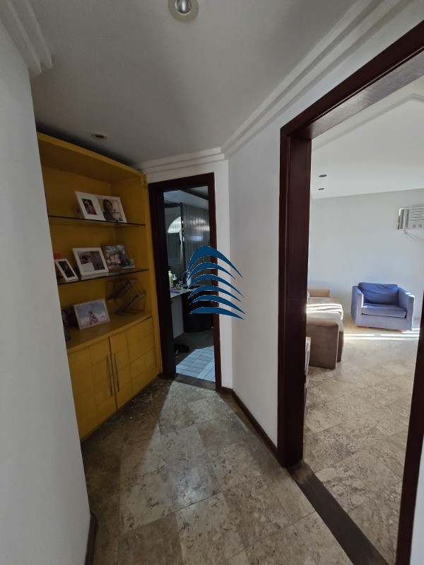 Casa à venda com 4 quartos, 201m² - Foto 9