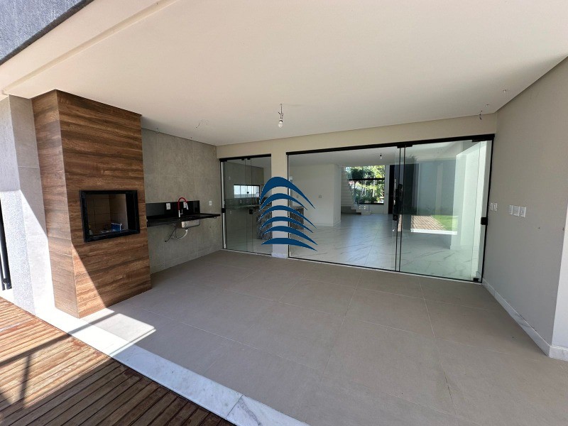 Casa à venda com 4 quartos, 345m² - Foto 4