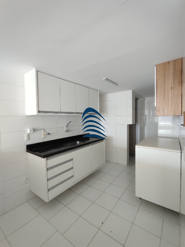 Apartamento à venda com 3 quartos, 142m² - Foto 2