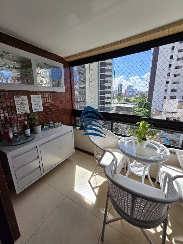 Apartamento à venda com 2 quartos, 84m² - Foto 1