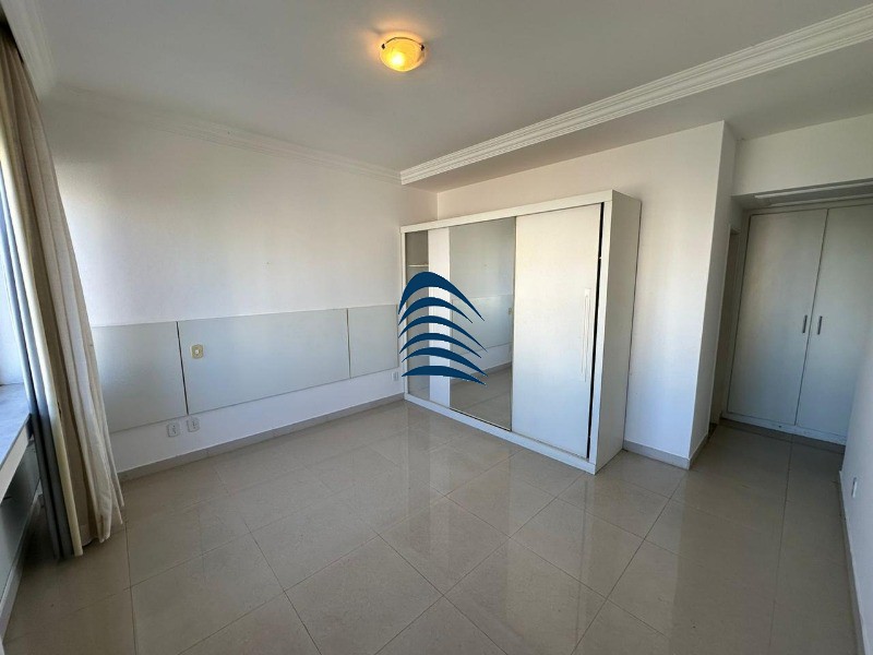 Apartamento à venda com 4 quartos, 219m² - Foto 2