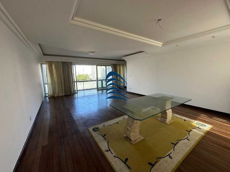 Apartamento à venda com 4 quartos, 219m² - Foto 14