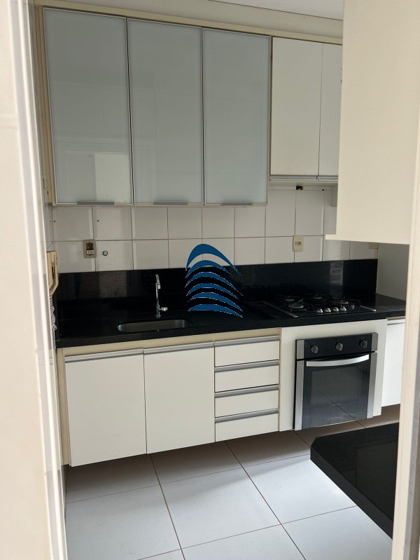 Apartamento à venda com 2 quartos, 76m² - Foto 2