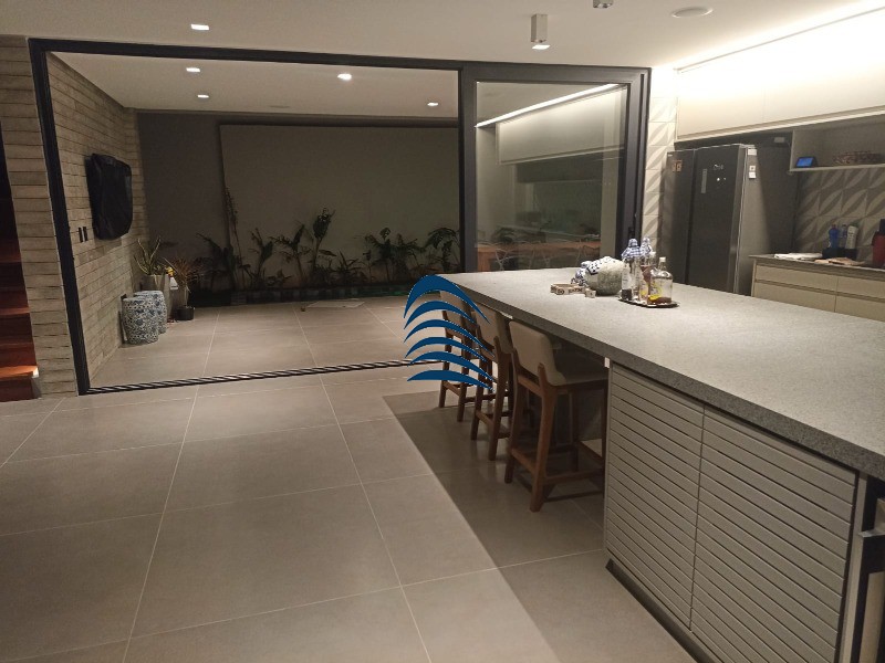 Casa à venda com 4 quartos, 300m² - Foto 13