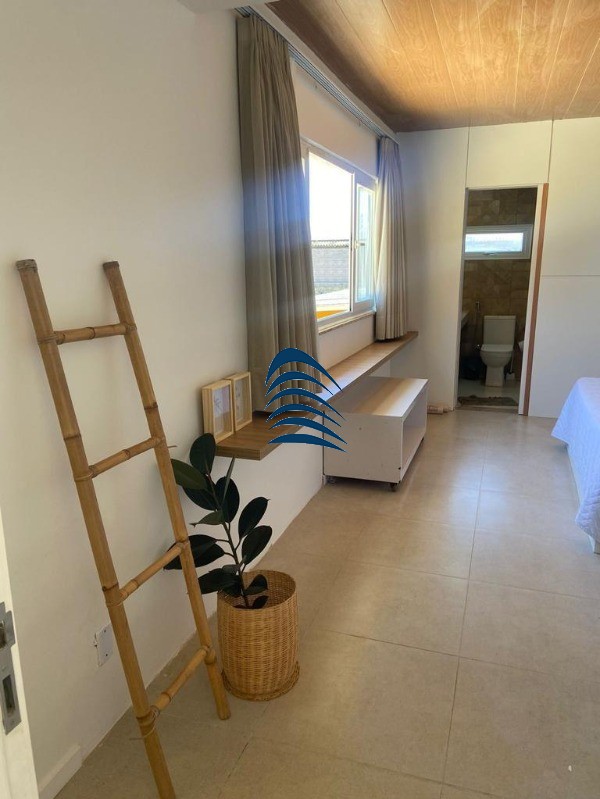 Casa à venda com 3 quartos, 1200m² - Foto 2