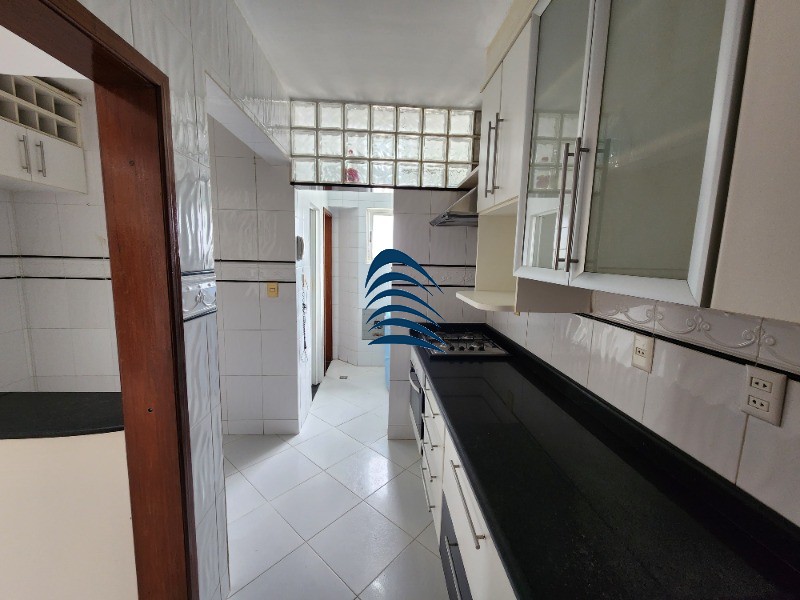 Apartamento à venda com 3 quartos, 148m² - Foto 2