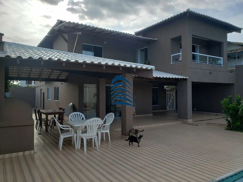 Casa à venda com 7 quartos, 340m² - Foto 1